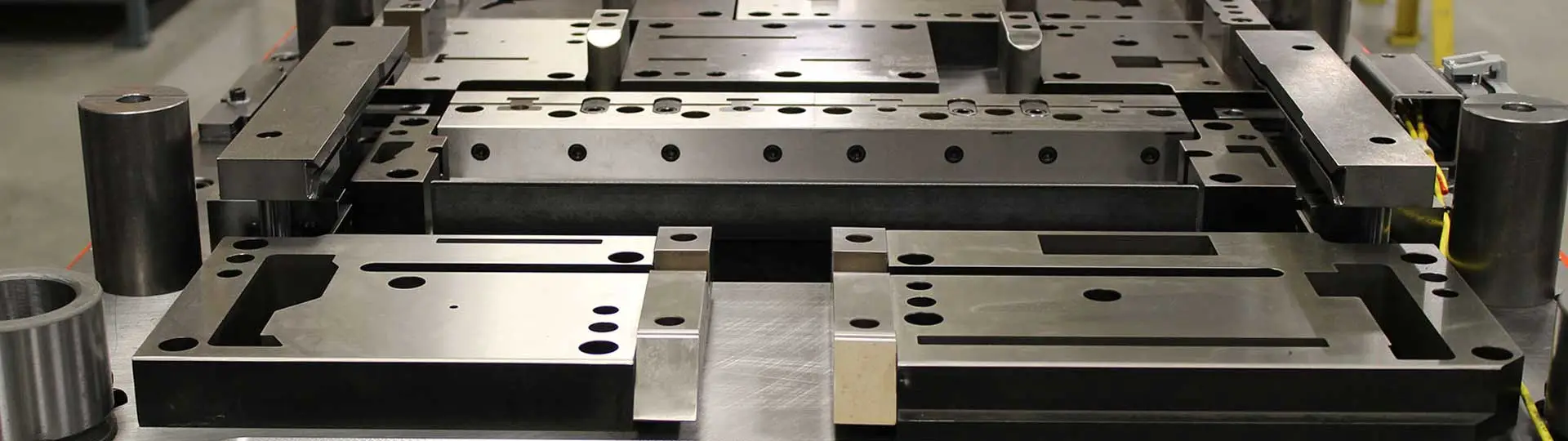 コンパウンドダイスタンピング